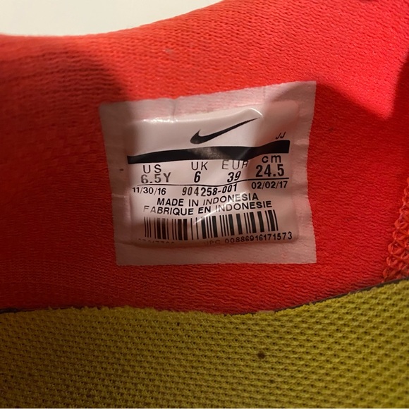 NIKE Free • 6.5 Y • equiv. to 8 women’s - Picture 13 of 14